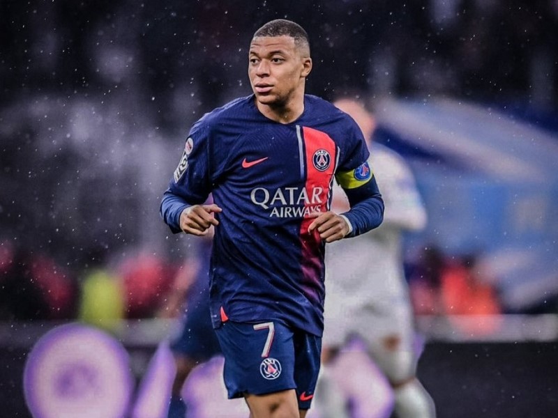 Mbappé: PSG Extension or Real Madrid Move?